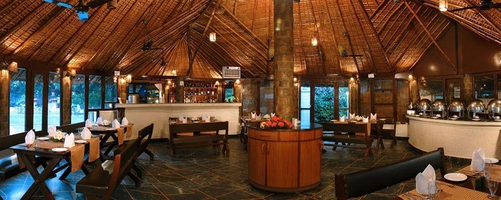 The Riverview Retreat Corbett By Leisure Hotels Garjia Restaurant foto