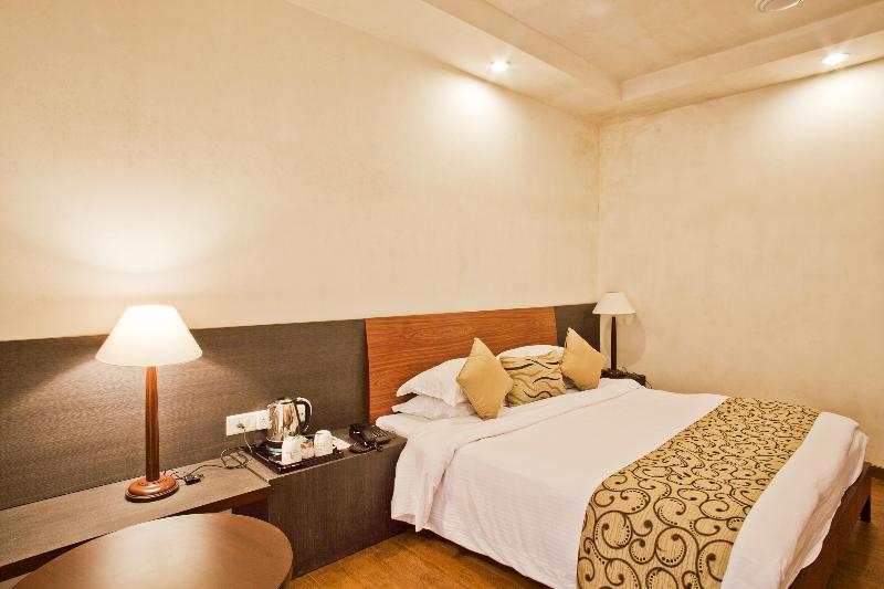 The Riverview Retreat Corbett By Leisure Hotels Garjia Buitenkant foto